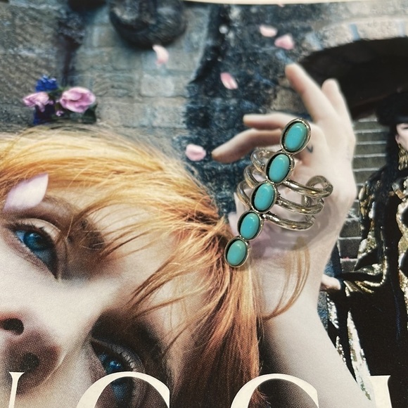 Turquoise Stone Linear Silver Ring - Picture 14 of 15